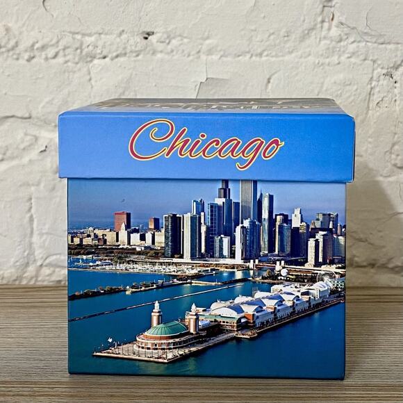 Chicago IL Mug The Postcard Factory (PCF) Bright Art Graphics Wrap Around Design - Picture 9 of 11